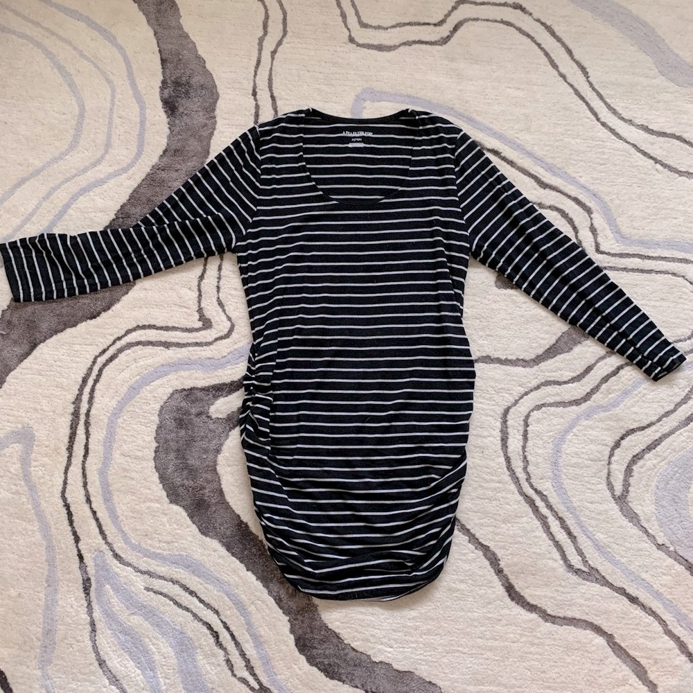 A Pea in the Pod Navy Striped Shirt / Long Sleeve Maternity Shirt Size M